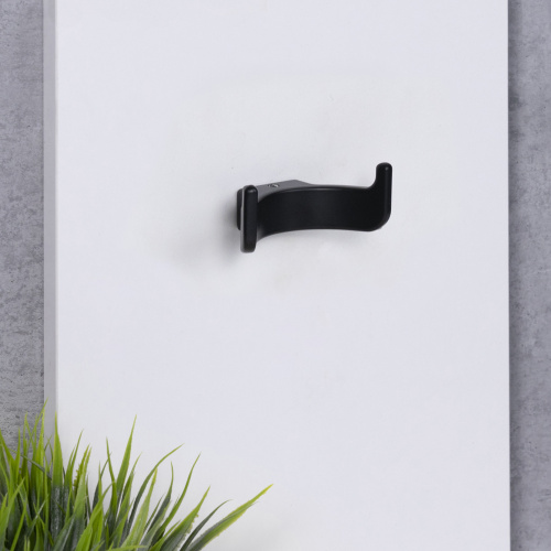 Крючок меб. двухрожковый мет. BAR черный матовый AKS_9