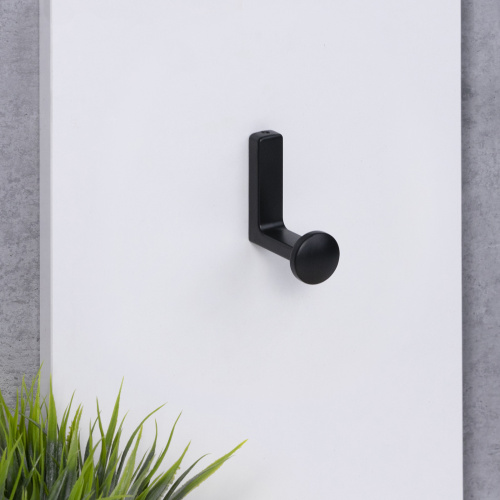 Крючок меб. однорожковый мет. KING черный матовый AKS_8