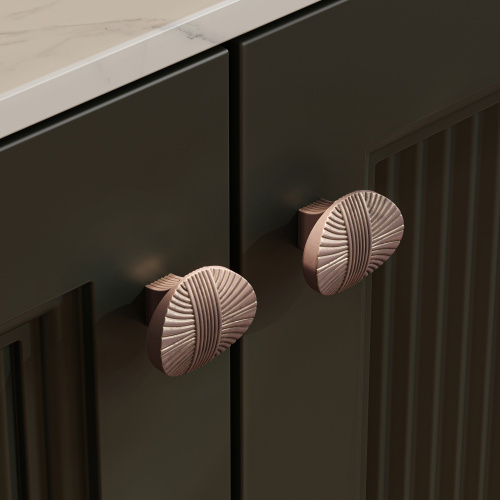 Ручка меб. кнопка мет. MAGIA матовая античная латунь AKS_4