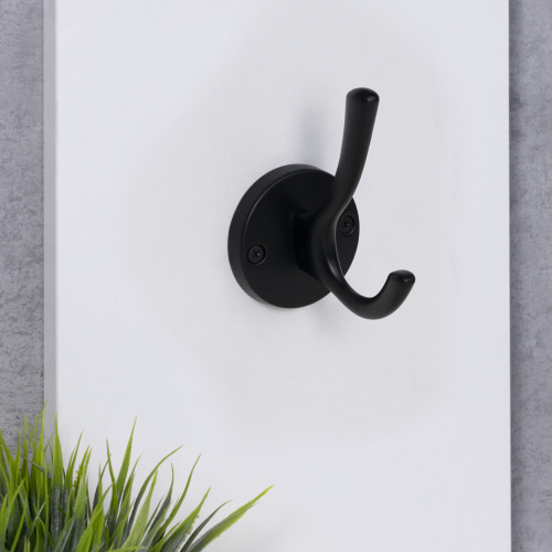 Крючок меб. двухрожковый мет. HORN черный AKS_6