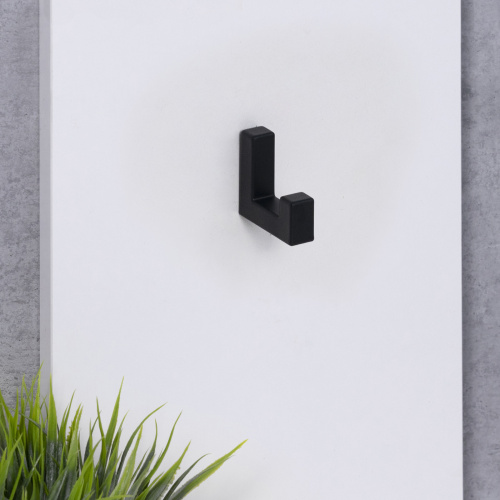 Крючок меб. однорожковый мет. BENZ черный матовый AKS_7