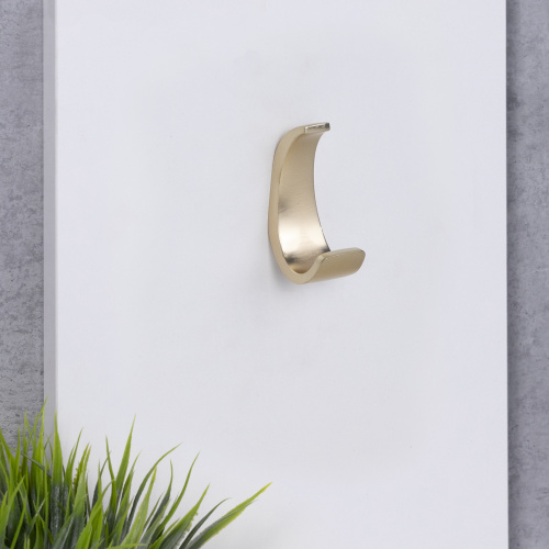 Крючок меб. однорожковый мет. MYHITO брашированное золото AKS_8