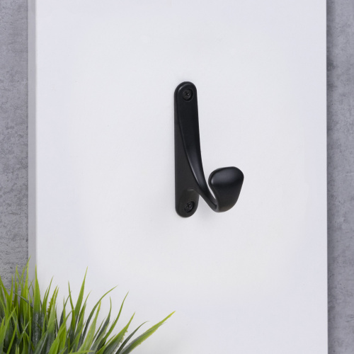 Крючок меб. однорожковый мет. DELTA черный AKS_6