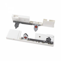 Держатель передней стенки внутреннего ящика H=175 Slimbox AKS белый с рейлингом на фасаде фотография